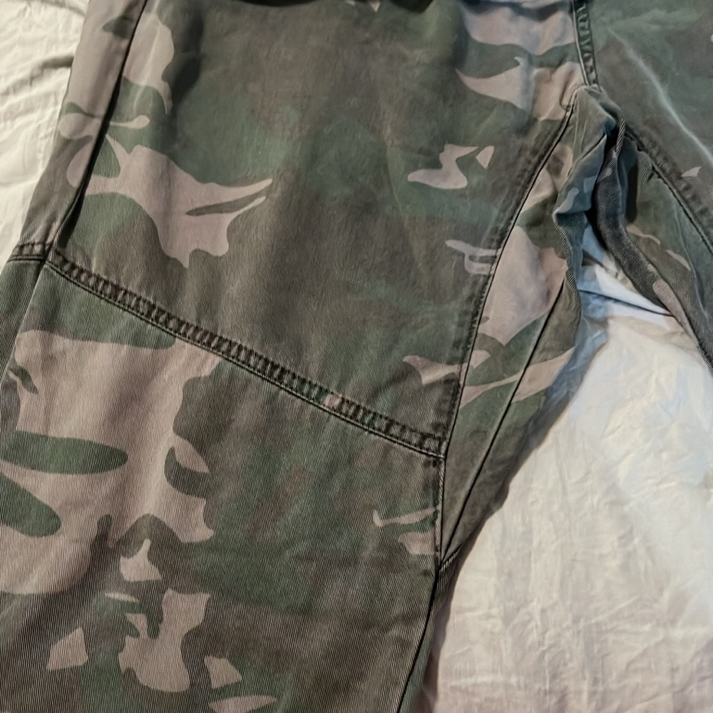 Pam & Gela Large Camouflage Jogger Pants with Zipper Details Good Condition crop - Picture 8 of 11